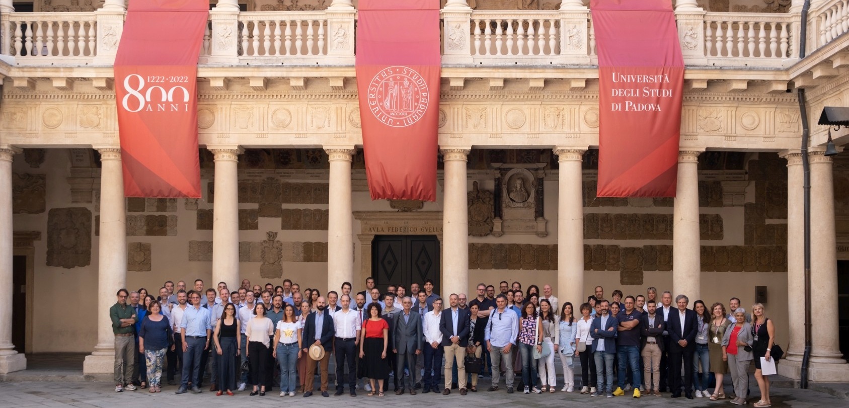 Partecipanti e alumni durante una cerimonia di diploma del Master PMGI